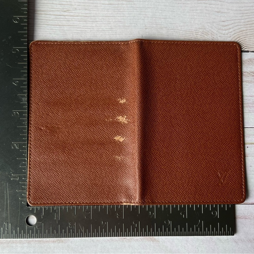 Vintage Luis Vuitton Brown Taiga Leather Card Case - Picture 10 of 10